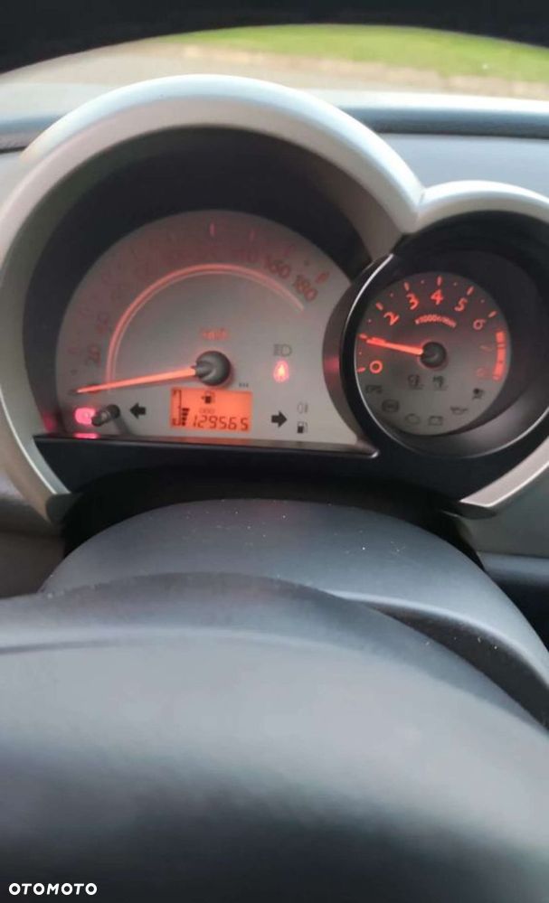 Daihatsu Trevis - 10