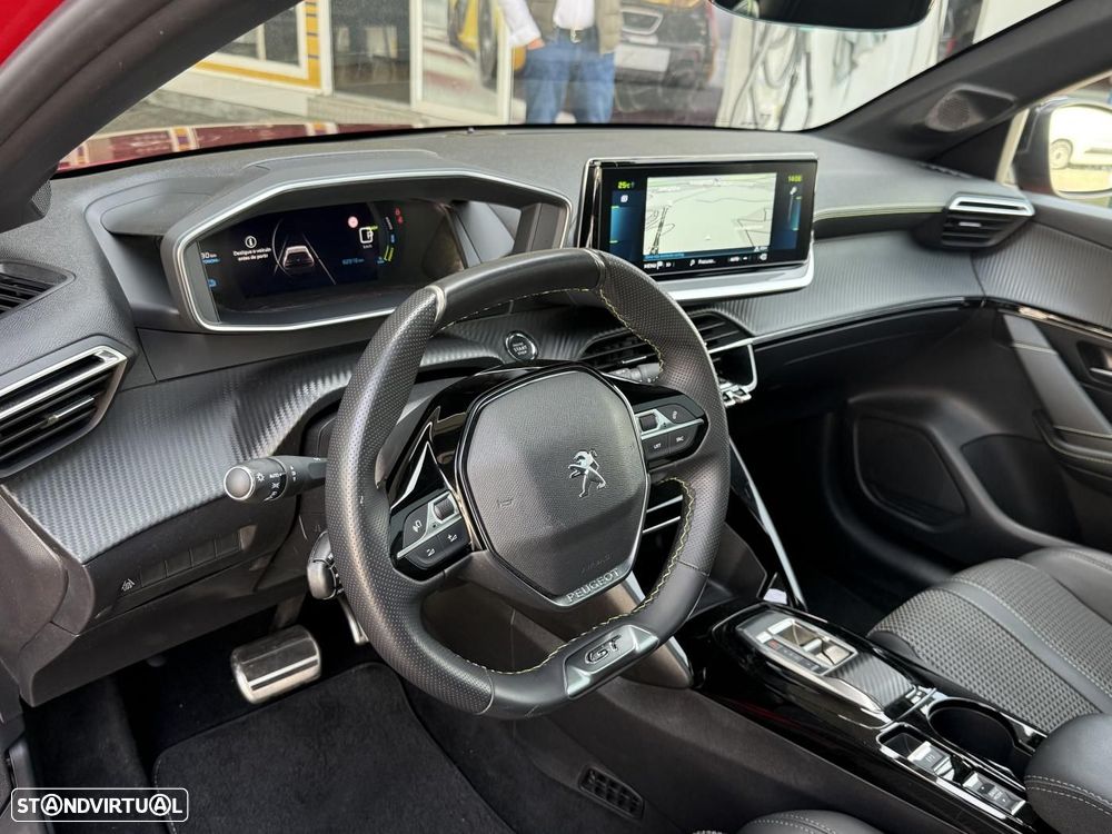 Peugeot e-208 GT - 23