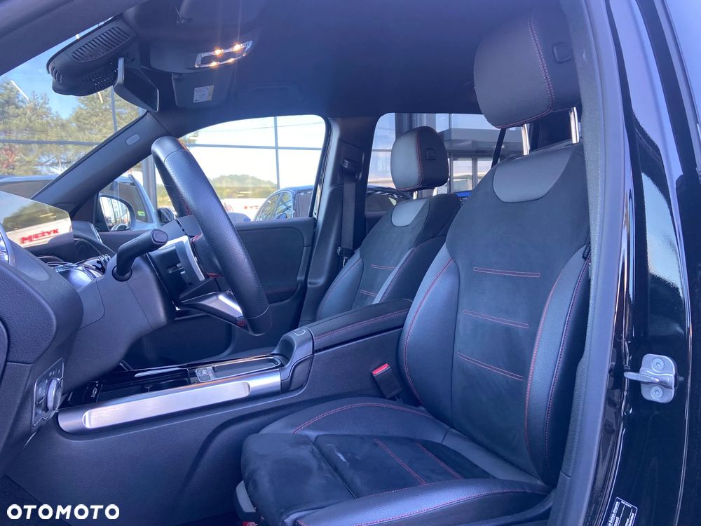 Mercedes-Benz GLB 200 AMG Line 7G-DCT - 7