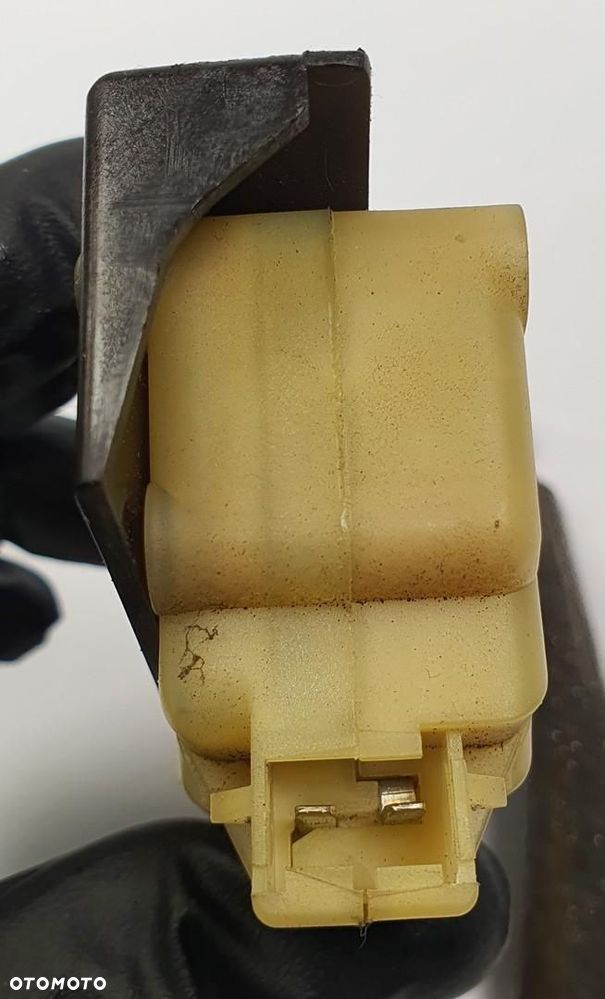 SIŁOWNIK KLAPKI WLEWU PALIWA VOLVO V70 II 30716837 - 4