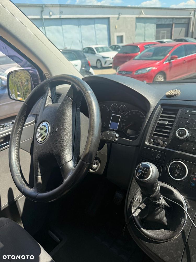 Volkswagen Multivan - 12