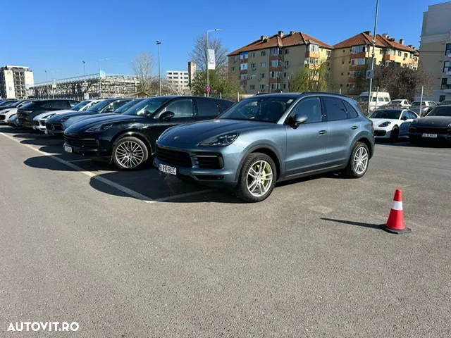 Porsche Cayenne - 8