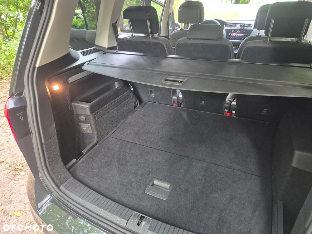 Volkswagen Touran 2.0 TDI SCR DSG ACTIVE - 25