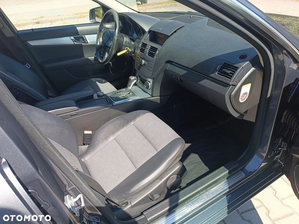 Mercedes-Benz Klasa C 220 CDI DPF Automatik Avantgarde - 14