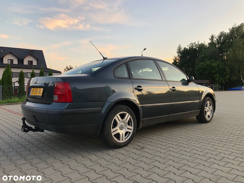 Volkswagen Passat 2.3 V5 Highline - 7