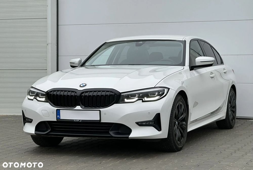 BMW Seria 3 330i Sport - 14