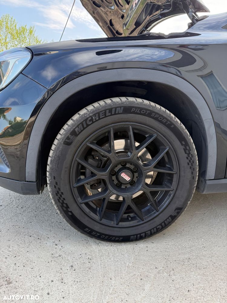 Mercedes-Benz GLA 250 4MATIC 7G-DCT - 10