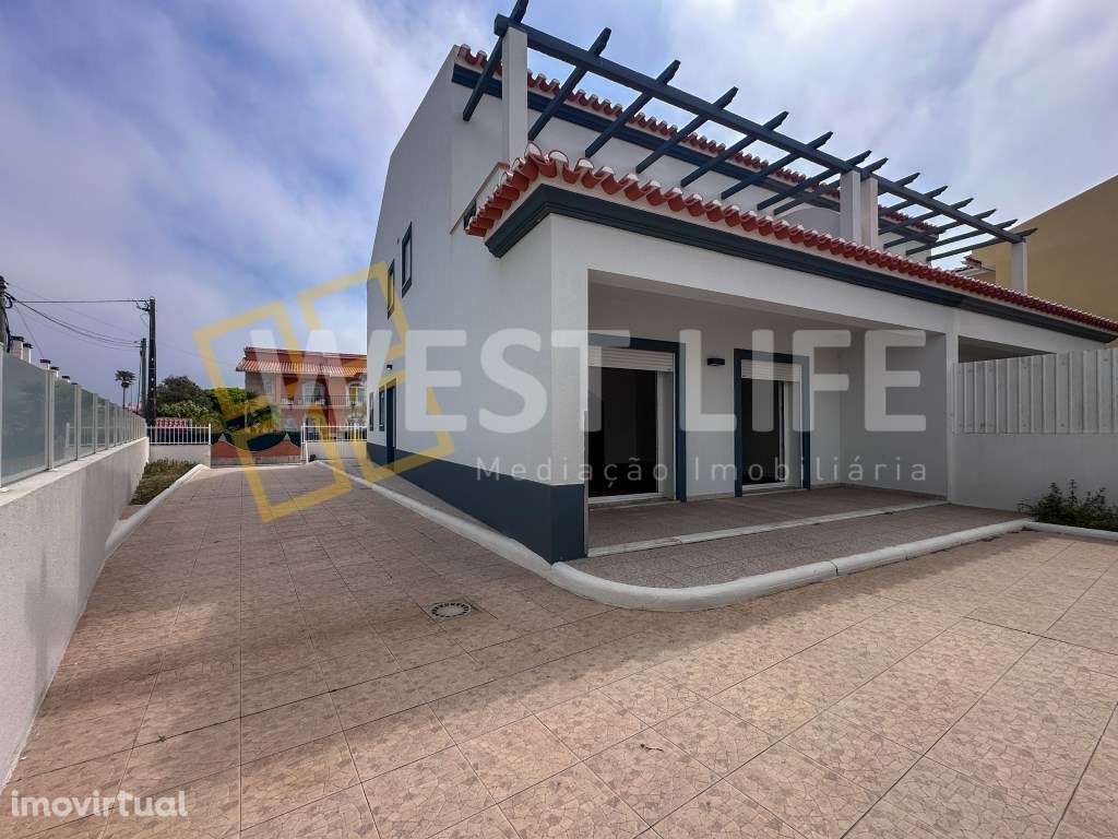 Moradia T3 Renovada - Logradouro e Churrasqueira - A 2 minutos da p... - Grande imagem: 2/30