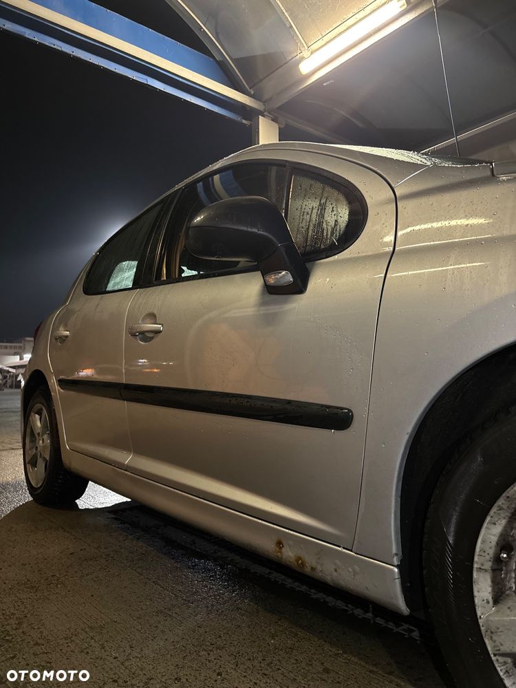 Peugeot 207 - 7