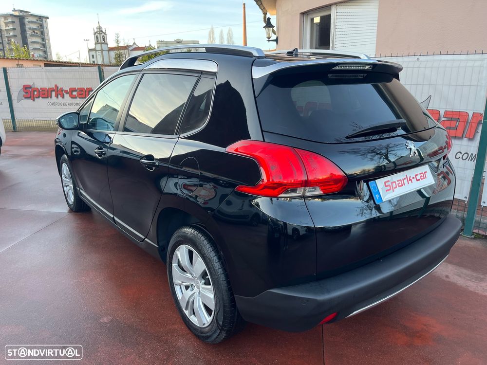 Peugeot 2008 1.2 VTi Allure - 3
