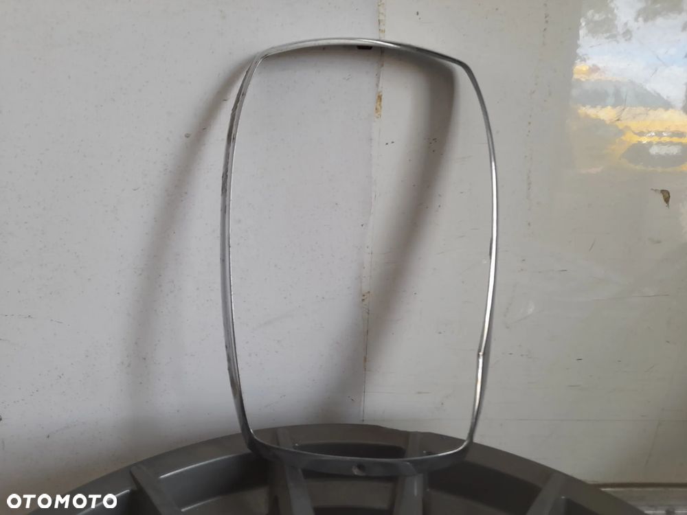 Ramka chrom reflektora przód Mercedes W114 W115 Hella 1305542056 - 1