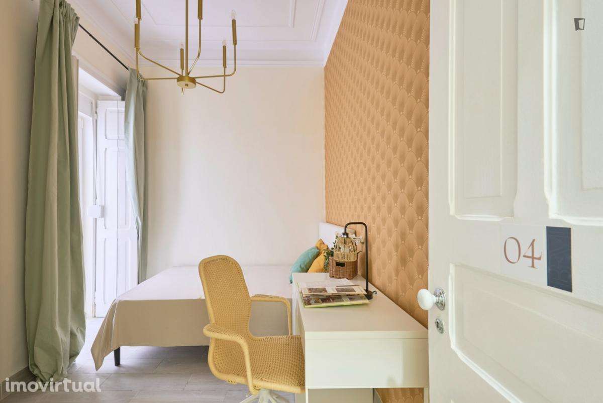 Quarto - localizado em Marquês de Pombal Lisbon - Grande imagem: 2/38