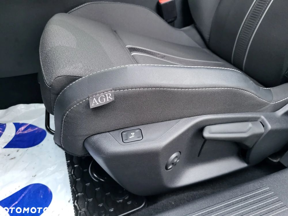 Opel Astra VI Sports Tourer 22 - 6