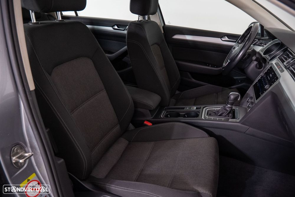 VW Passat Variant 2.0 TDi Confortline DSG - 19