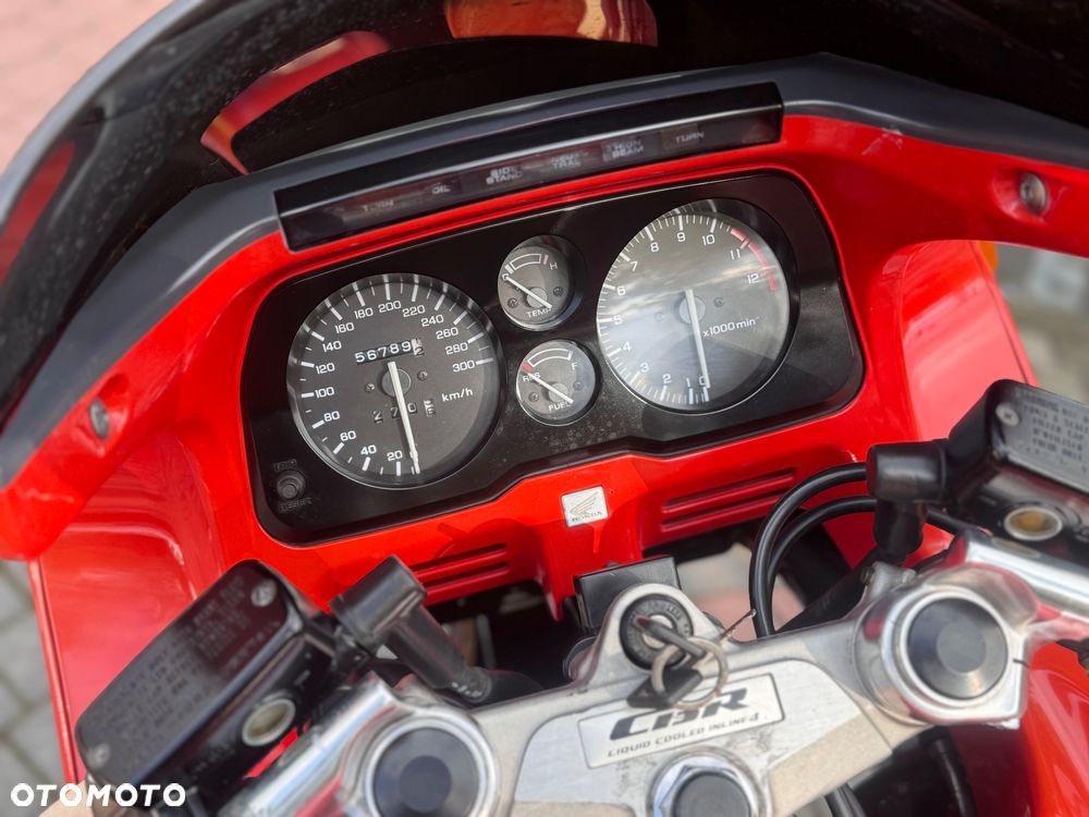 Honda CBR - 25