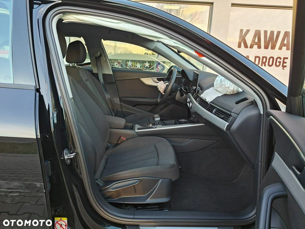 Audi A4 Limousine - 13