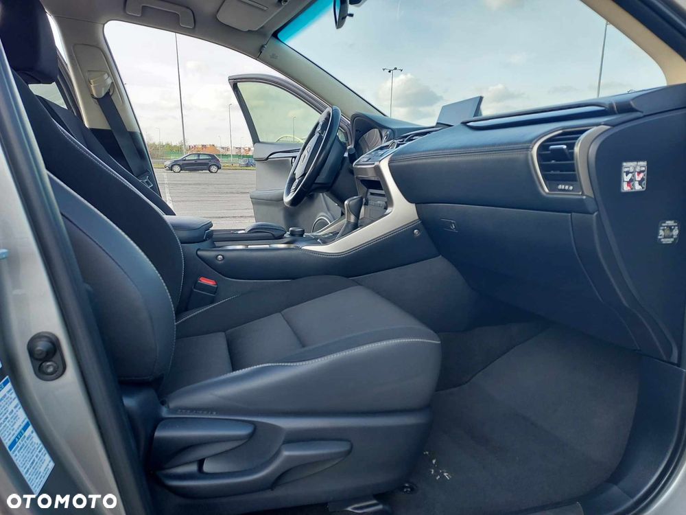 Lexus NX 300h Elite AWD - 13