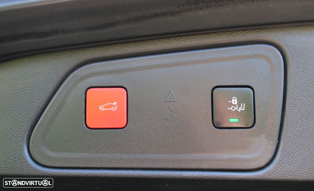 Peugeot 3008 1.6 Hybrid GT Pack e-EAT8 - 32