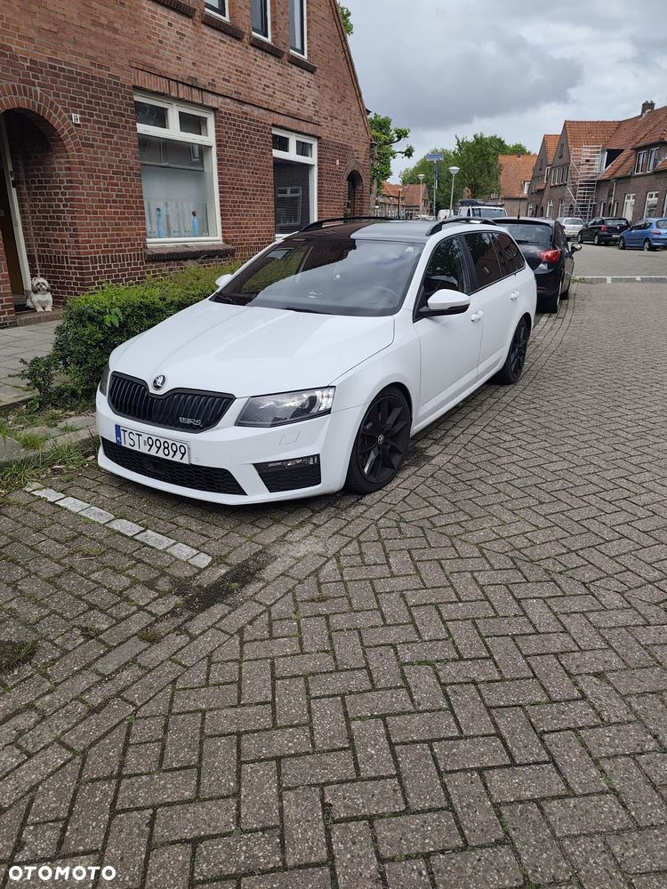 Skoda Octavia 2.0 TDI RS DSG - 2