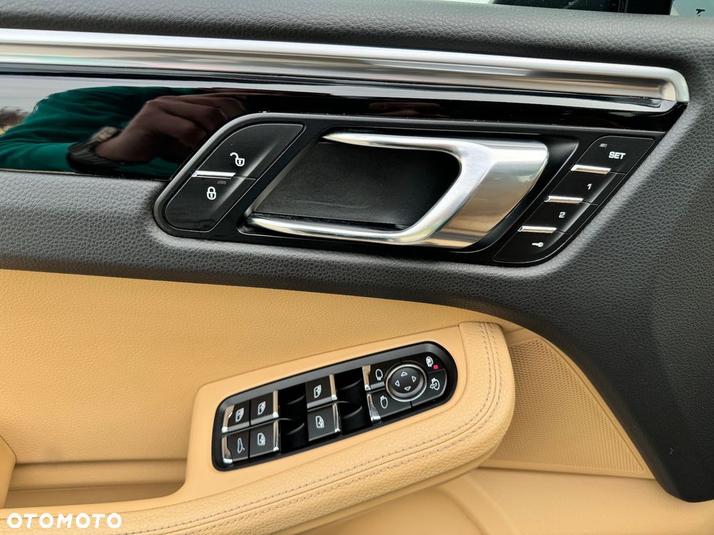 Porsche Macan Standard - 30