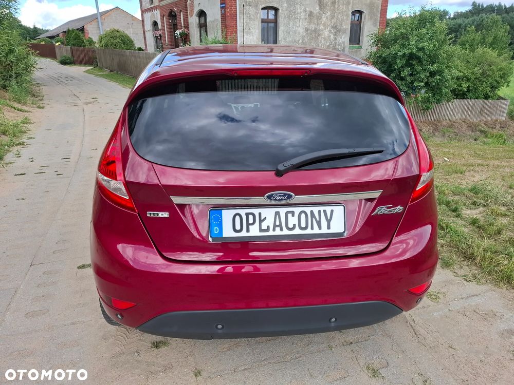 Ford Fiesta 1.6 TDCi SYNC Edition - 36