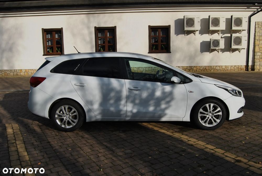 Kia Ceed 1.6 CRDi SW Spirit - 15
