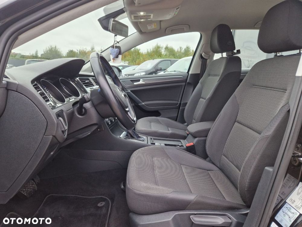 Volkswagen Golf - 5