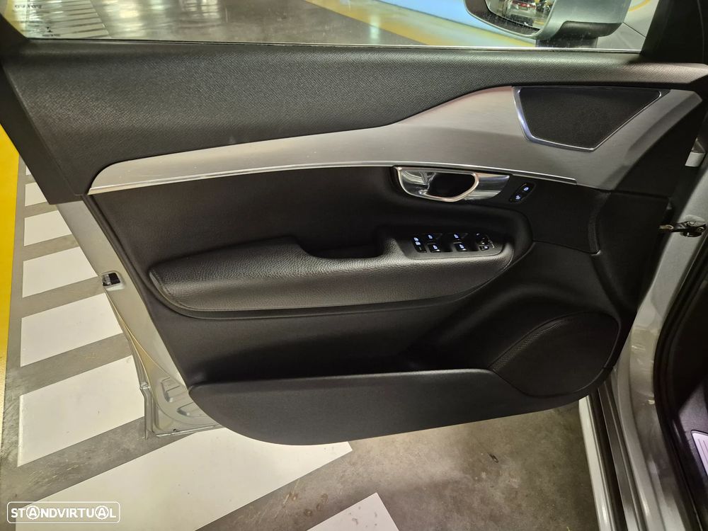 Volvo XC 90 2.0 D5 Momentum AWD - 34