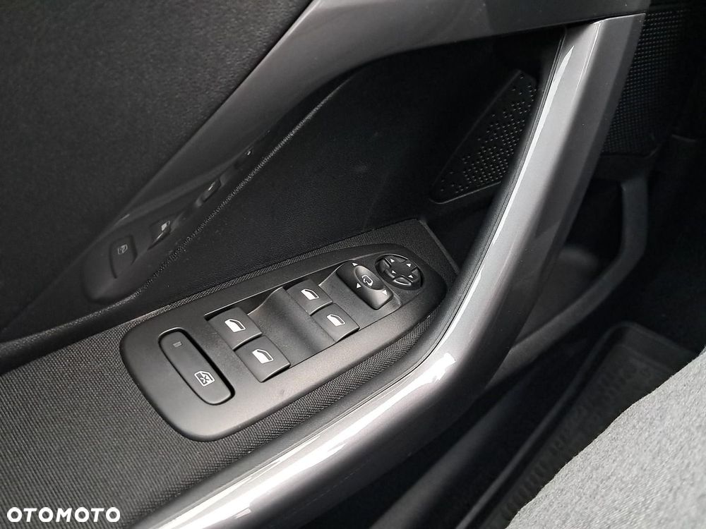 Peugeot 2008 1.2 Pure Tech Style S&S - 13