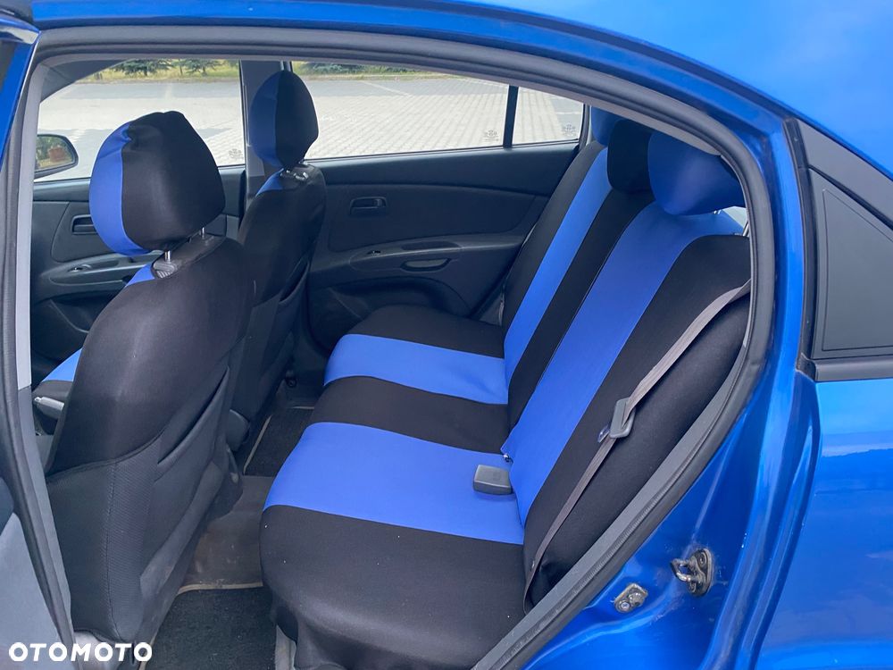 Kia Rio - 17