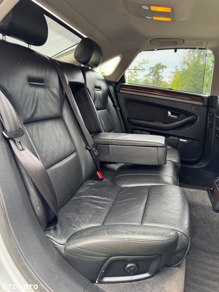 Audi A8 4.2 Quattro Langversion - 33