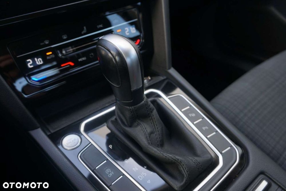 Volkswagen Passat - 9
