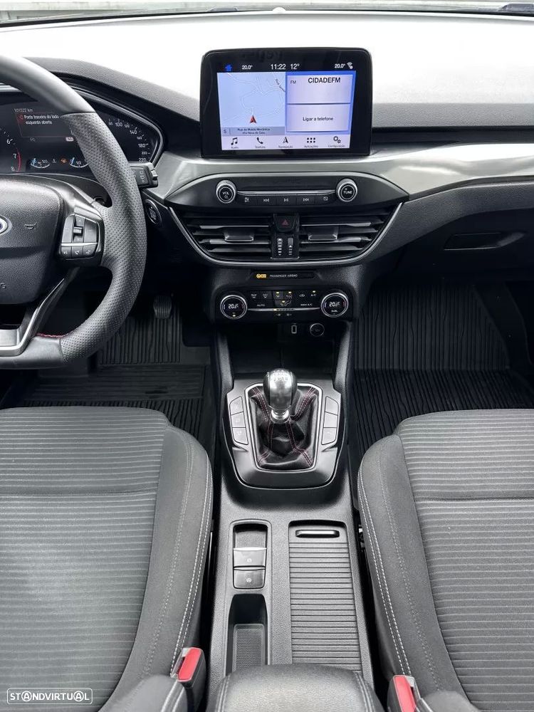 Ford Focus 1.0 EcoBoost S&S TITANIUM - 46