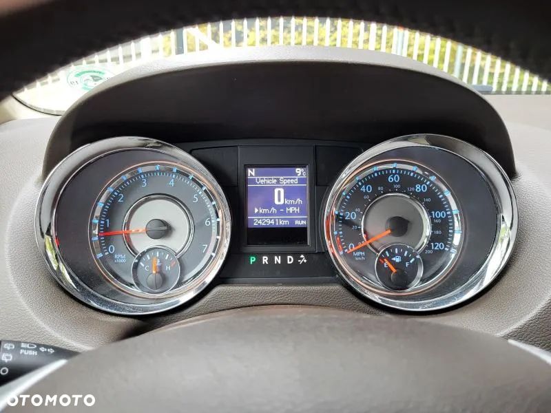 Chrysler Town & Country 3.6 Touring - 19