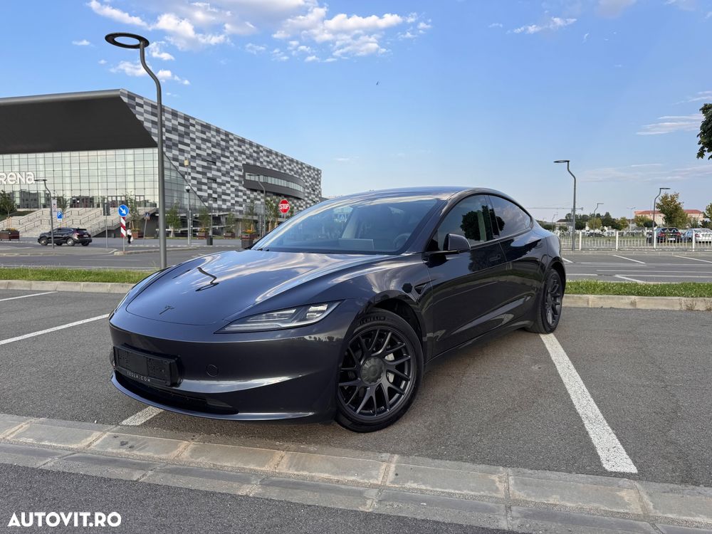 Tesla Model 3 Long Range - 1