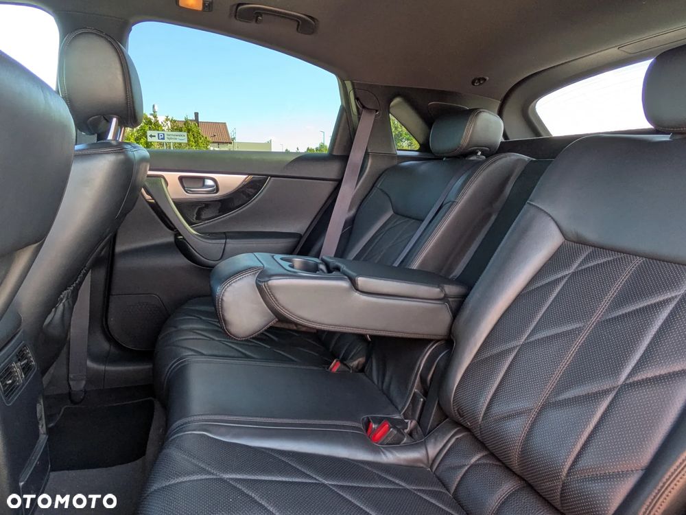 Infiniti FX FX30d S Premium - 28