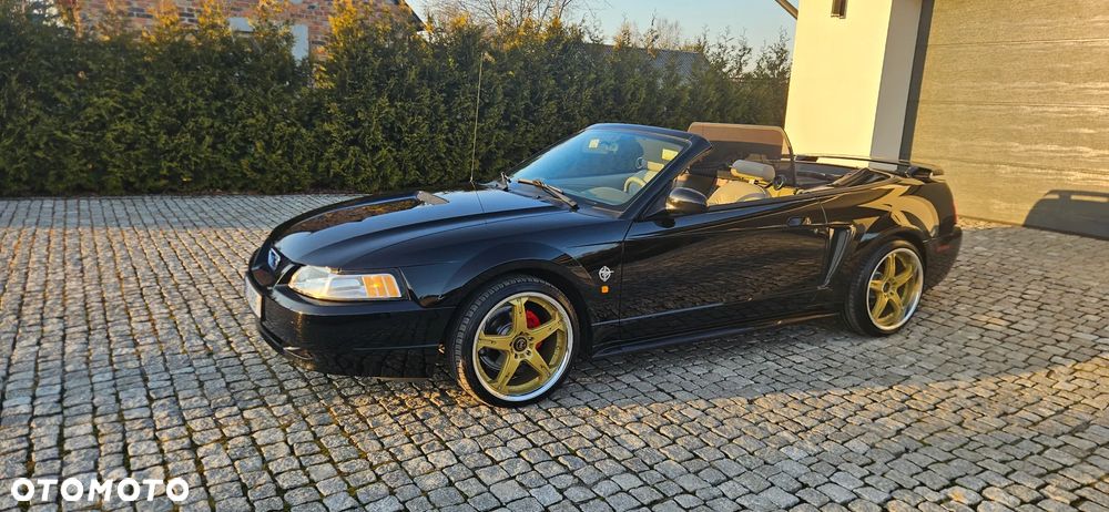 Ford Mustang - 2