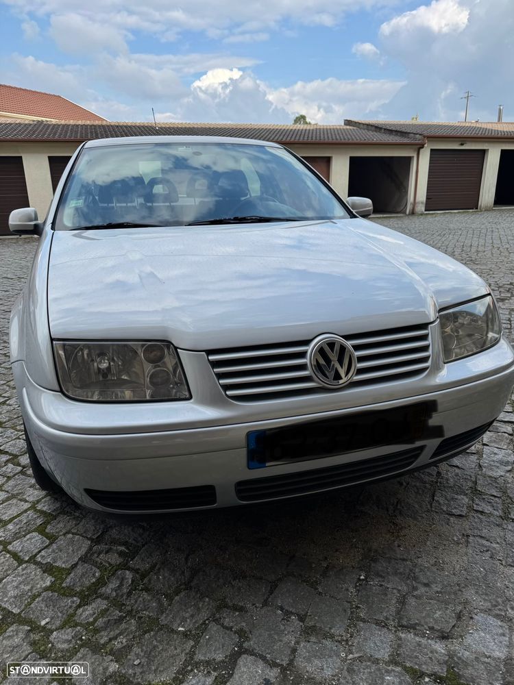 VW Bora 1.9 TDi Highline - 1