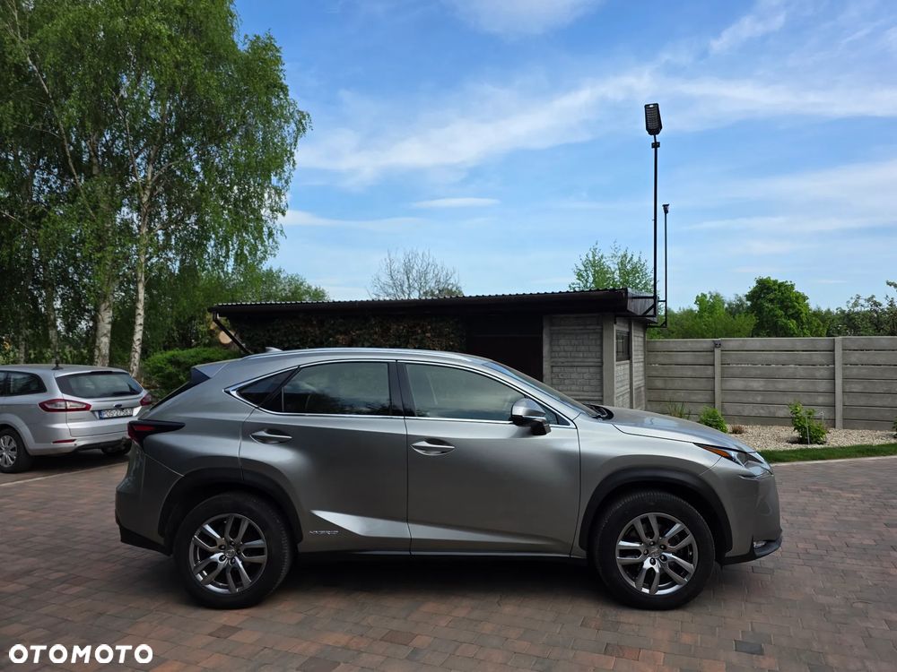 Lexus NX 300h - 9
