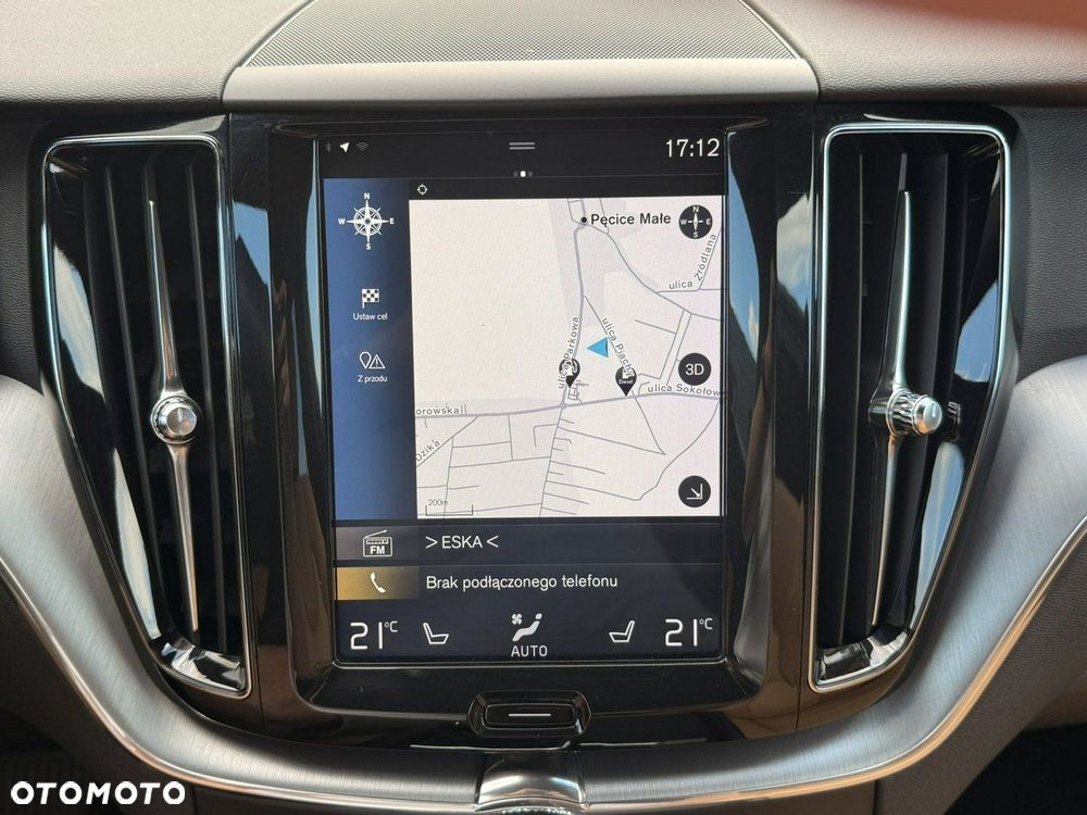 Volvo XC 60 D4 AWD Momentum - 28