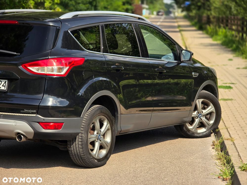 Ford Kuga 2.0 TDCi 2x4 Titanium - 40