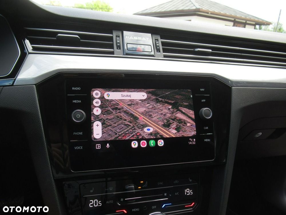 Volkswagen Passat 2.0 TSI Business DSG - 28
