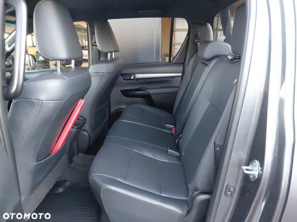 Toyota Hilux 2.8 D-4D mHEV Double Cab Invincible 4x4 - 14