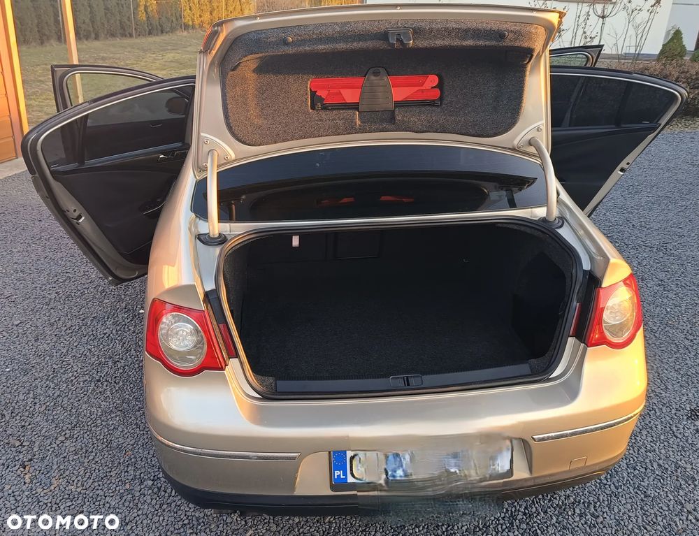 Volkswagen Passat 2.0 TDI 4Motion Comfortline - 11