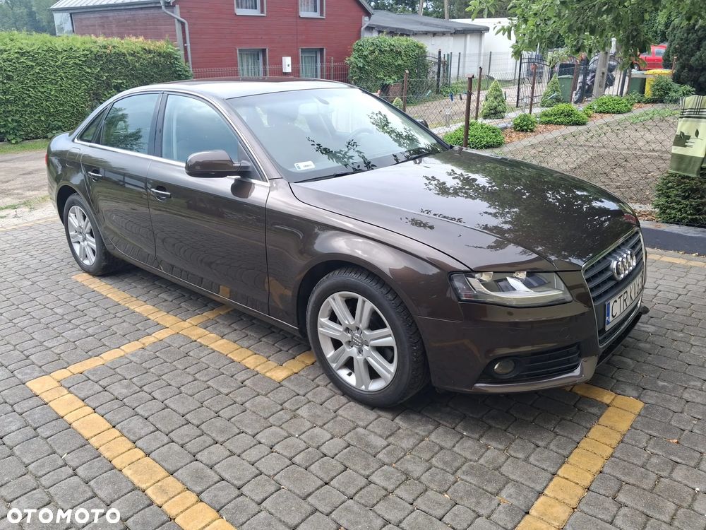 Audi A4 Limousine - 1