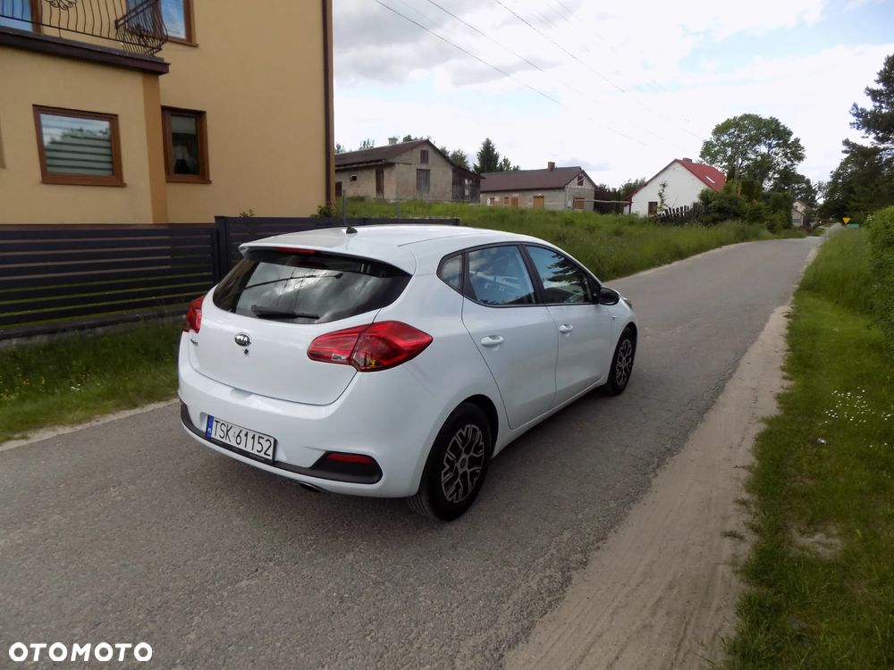 Kia Ceed - 4