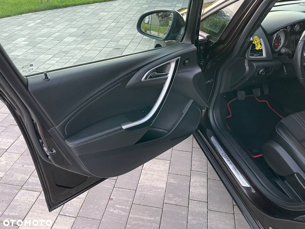 Opel Astra IV 1.4 T Cosmo EU6 - 7