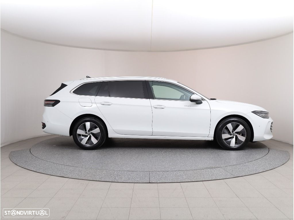 VW Passat Variant 2.0 TDi Business DSG - 17