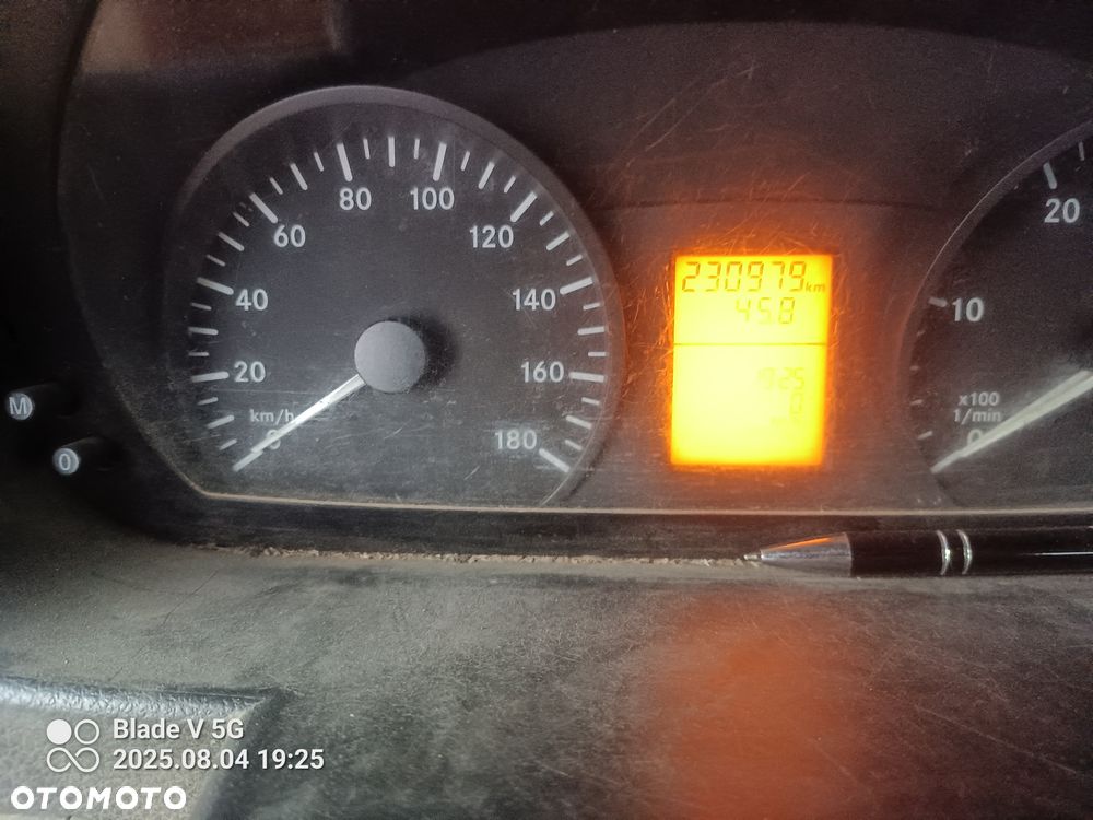 Mercedes-Benz Sprinter - 8