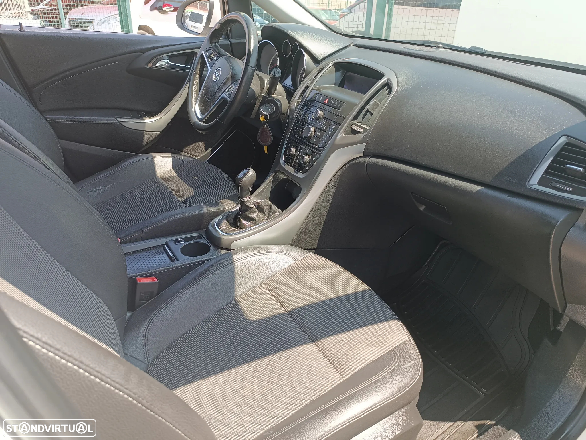 Opel Astra 1.4 T Cosmo S/S - 22
